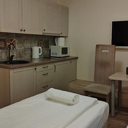 Kubu Ground Floor Rooms Klaipėda Eksteriør bilde